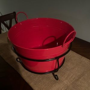 Beverage tub with stand